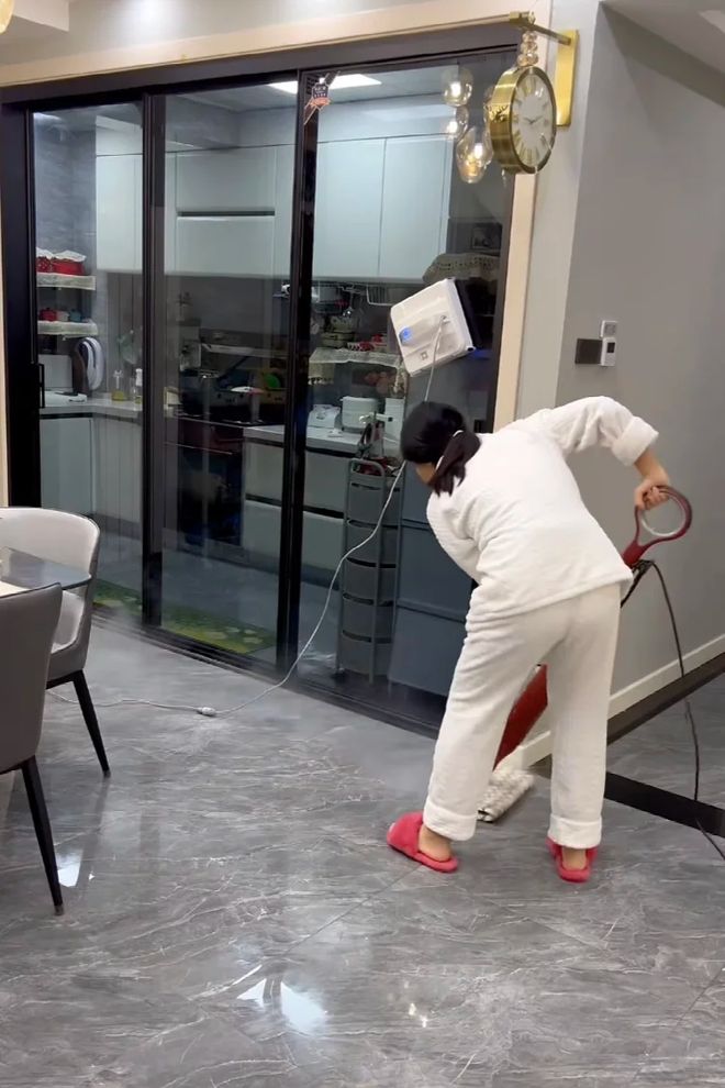 抠搜老妈拼夕夕买的“家务神器”用前：小破